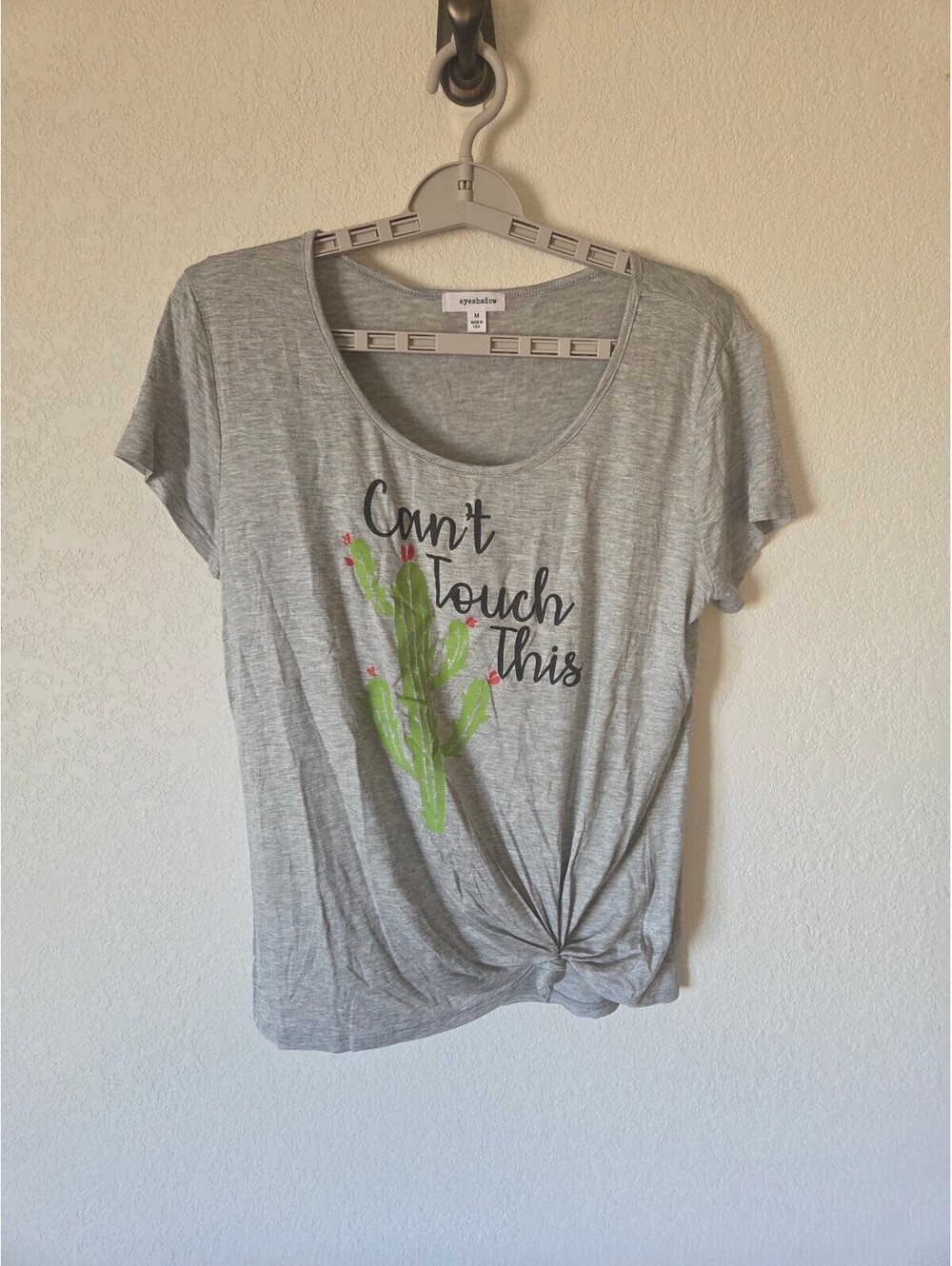 eyeshadow Heather Grey 'Can't Touch This' Graphic T-Shirt, Size Large